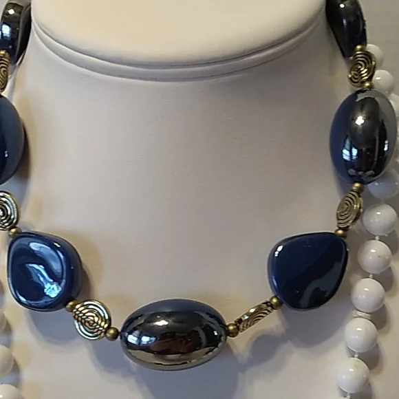 Lot of two Blue and white costume neckless - Picture 3 of 10
